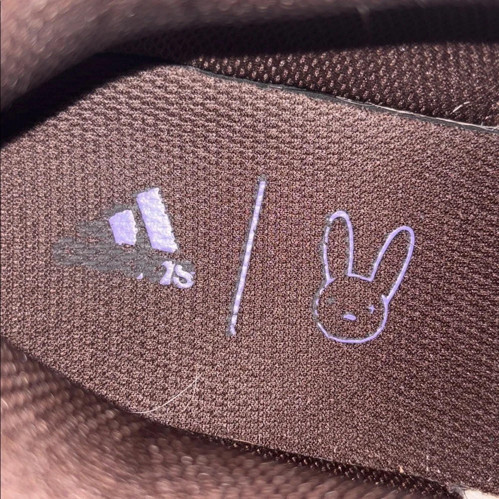 Adidas Bad Bunny Response, 9 men’s